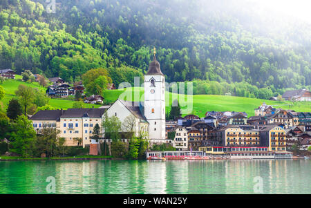 Sankt Wolfgang magnifique village et lac,Autriche. Banque D'Images