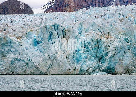 La glace bleue du glacier sur Dahlbreen ou Spitzberg Svalbard, Europe Banque D'Images