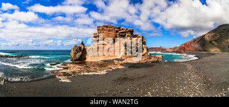 Plages de sable noir volcanique de Lanzarote, îles Canaries de l'Espagne Banque D'Images