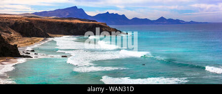 Belles plages de l'île de Fuerteventura, La Pared, endroit populaire pour le surf Banque D'Images