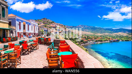 Belle île de Lesbos (Mytilène) en Grèce. Village médiéval pittoresque (Molyvos Mithymna) Banque D'Images