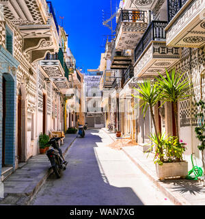 Vieilles rues du village de Pyrgi traditionnel,l'île de Chios, Grèce Banque D'Images