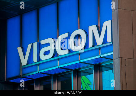 Le siège de Viacom à Times Square à New York le mardi, 13 août 2019. La longue souffrance fusion entre CBS et Viacom est maintenant sur avec la nouvelle entité d'être appelé ViacomCBS Inc.(© Richard B. Levine) Banque D'Images