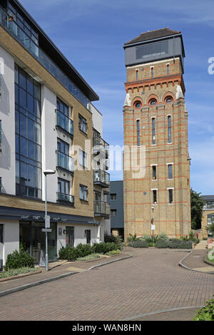 Château d'eau victorien reconverti, Holyoak Road, Kennington, Londres. En vedette dans l'épisode 100 de Channel 4 TV Grand Designs du programme. Banque D'Images