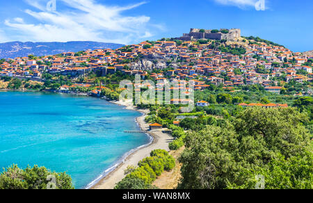 Belle (Molyvos Mythimna) vieille ville dans l'île de Lesbos. Grèce Banque D'Images