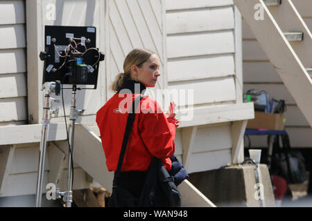 Joanne Froggatt tournage des scènes de la saison 2 du drama ITV menteur. Le tournage a eu lieu dans la région de West Mersea dans l'Essex. Banque D'Images