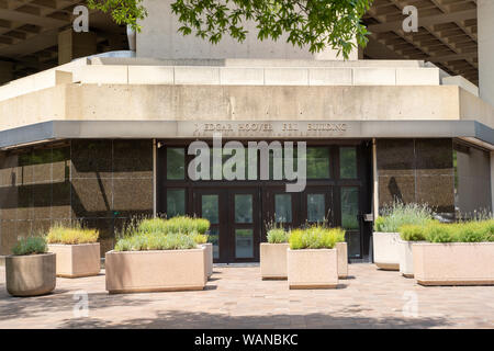 Washington, DC - 4 août 2019 : l'extérieur de l'immeuble du FBI J. Edgar Hoover siège au centre-ville de DC Banque D'Images