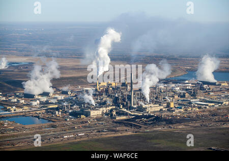 Syncrude de 1350, l'exploitation des sables bitumineux au nord de Fort McMurray, en Alberta. Banque D'Images