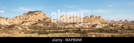 Paysage désertique dans panorama Bardenas Reales de Navarra, Espagne . Banque D'Images