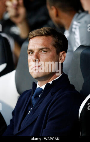 Londres, Royaume-Uni. Août 21, 2019. Gestionnaire de Fulham, Scott Parker lors de l'EFL Sky Bet Championship match entre Millwall et Fulham à Craven Cottage, Londres, Angleterre le 21 août 2019. Photo par Carlton Myrie. Usage éditorial uniquement, licence requise pour un usage commercial. Aucune utilisation de pari, de jeux ou d'un seul club/ligue/dvd publications. Credit : UK Sports Photos Ltd/Alamy Live News Banque D'Images