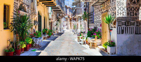 Vieilles rues du village de Pyrgi,l'île de Chios, Grèce Banque D'Images