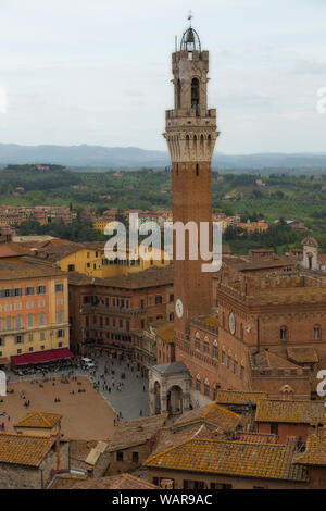 Vue d'ensemble de l'hôtel Campanile (Torre del Mangia) à Sienne, Toscane Banque D'Images