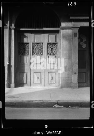 Ensemble de porte dans un passage voûté, La Nouvelle-Orléans ou Charleston, Caroline du Sud LOC agc7A02761 Banque D'Images