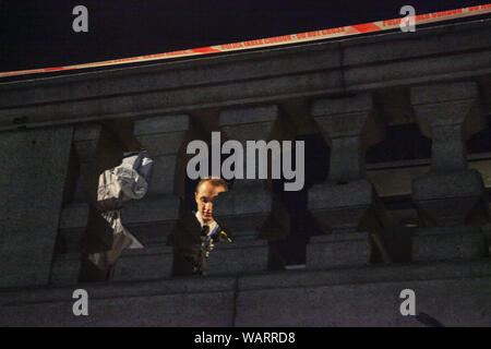 Londres, Royaume-Uni. Août 22, 2019. Scène de crime à la place de Trafalgar Square à Westminster après un coup de poignard dans la nuit de mercredi. Credit : Ollie Cole/Alamy Live News Banque D'Images