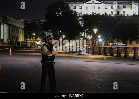 Londres, Royaume-Uni. Août 22, 2019. Scène de crime à la place de Trafalgar Square à Westminster après un coup de poignard dans la nuit de mercredi. Credit : Ollie Cole/Alamy Live News Banque D'Images