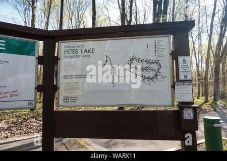 Panneau de bienvenue et la carte de la camping du lac Michigan, Petes Banque D'Images