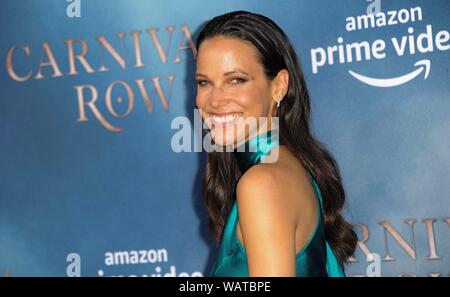 Los Angeles, CA. Août 21, 2019. Caroline Ford aux arrivées pour CARNIVAL ROW Series Premiere sur Amazone, Théâtre chinois de Grauman (autrefois Grauman's), Los Angeles, CA, 21 août 2019. Credit : Elizabeth Goodenough/Everett Collection/Alamy Live News Banque D'Images