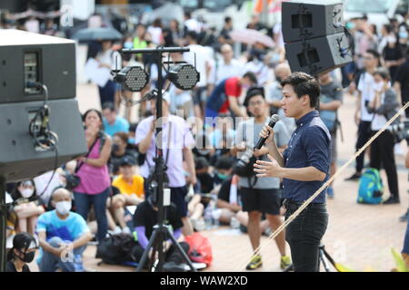 Hong Kong. Août 22, 2019. 22 août 2019. Hong Kong les élèves du secondaire en protestation contre le projet de loi d'extradition centre de Hong Kong. Des centaines d'études secondaires se sont réunis pour un rassemblement dans le soleil brûlant à l'appui de la loi de lutte contre l'extradition des protestations qui ont été continu tout au long de Hong Kong au cours des deux derniers mois. Crédit : David Coulson/Alamy Live News Banque D'Images