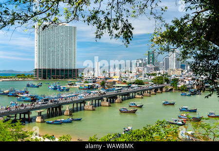 Vue sur Ville de Nha Trang au Vietnam Banque D'Images