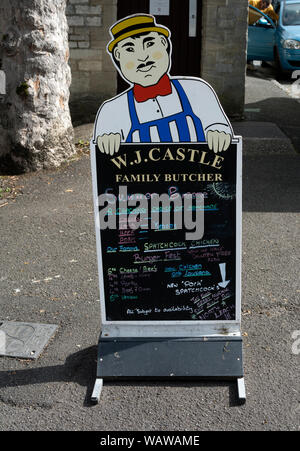 Une boutique de bouchers en Northleach, Gloucestershire, England, UK Banque D'Images