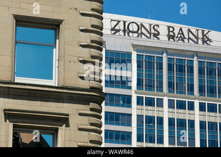 Un logo affiche à l'extérieur du siège de Zions Bank à Salt Lake City, Utah le 28 juillet 2019. Banque D'Images