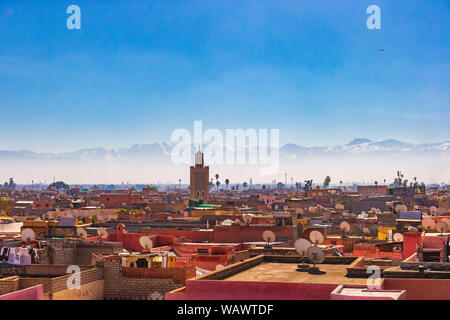 Une vue panoramique de ville ancienne médina de Marrakech Banque D'Images