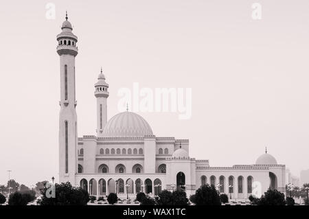 Plus grande mosquée Al Fateh en soirée. Manama, Bahreïn Banque D'Images