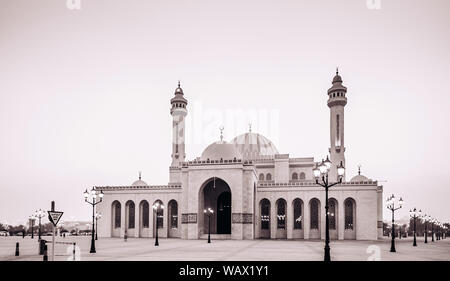 Plus grande mosquée Al Fateh en soirée. Manama, Bahreïn Banque D'Images