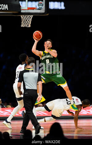 Melbourne, Australie. Août 22, 2019. 22 août 2019 Marvel ; Stadium, Melbourne, Victoria, Australie ; Basket-ball International, Etats-Unis d'Amérique contre l'Australie Boomers ; Matthieu Errebi Ambiente Cucina d'Australie avec un layup shot - éditorial uniquement. Credit : Action Plus Sport Images/Alamy Live News Banque D'Images
