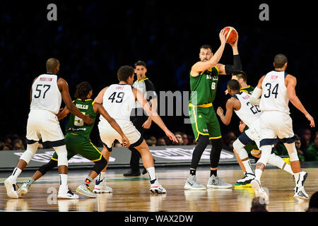 Melbourne, Australie. Août 22, 2019. 22 août 2019 Marvel ; Stadium, Melbourne, Victoria, Australie ; Basket-ball International, Etats-Unis d'Amérique et l'Australie ; Boomers de Andrew Bogut qui l'Australie attend d'un débouché sur la balle - éditorial uniquement. Credit : Action Plus Sport Images/Alamy Live News Banque D'Images