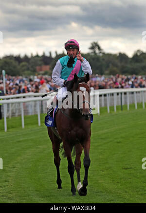 L''hippodrome de York, au Royaume-Uni. Le 22 août, 2019. Activer monté par Frankie Dettori remporte le, Darley Yorkshire Oaks, 2019 Allstar Crédit : photo library/Alamy Live News Banque D'Images