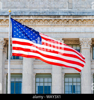 Drapeau national des USA - les stars and stripes - en face de nous Ministère de l'agriculture à Washington DC Banque D'Images