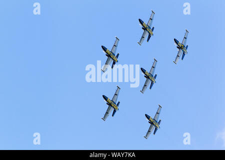 Breitling Jet Team. Le plus grand de l'équipe de voltige aérienne civile professionnelle accomplissant de jets. Composé de 7 L-39C Albatros Aircraft. Banque D'Images