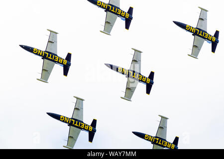 Breitling Jet Team. Le plus grand de l'équipe de voltige aérienne civile professionnelle accomplissant de jets. Composé de 7 L-39C Albatros Aircraft. Banque D'Images