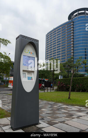 Électronique automatisé de location de vélos en gare, YouBike bicyclettes, YouBike RFID, YouBike parking Vélos Station, Taipei Taiwan Banque D'Images