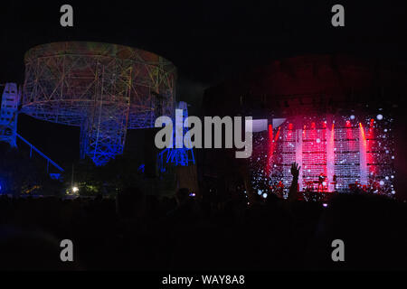 Le parrain de la musique électronique Jean-Michel Jarre - Electronica Tour live au Festival de Bluedot Observatoire Jodrell Bank en 2016 Banque D'Images