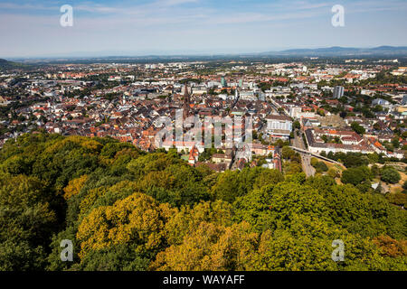 Fribourg en Brisgau, vue panoramique depuis la tour d'observation sur la colline du château, la colline parlementaire pour le centre-ville, avec la vieille ville, Banque D'Images