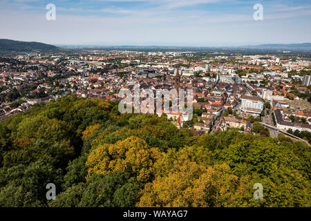 Fribourg en Brisgau, vue panoramique depuis la tour d'observation sur la colline du château, la colline parlementaire pour le centre-ville, avec la vieille ville, Banque D'Images