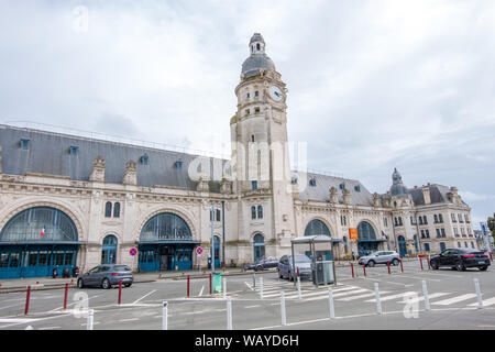 La Rochelle, France - May 08, 2019 : Gare de La Rochelle est la principale gare ferroviaire desservant La Rochelle, France Banque D'Images