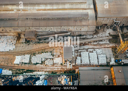 La photographie aérienne drone d'un ancien domaine de l'industrie. Banque D'Images