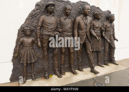 La statue de Mars non fini à Martin Luther King Jr Plaza Newport News en Virginie Banque D'Images