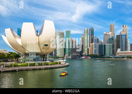 Singapour, Singapour - le 10 août 2018 : skyline de Singapour par le Marina Bay Banque D'Images