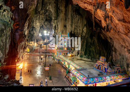 Grottes de Batu Selangor / Malaisie - 1 mai 2019 : temple hindou et de l'intérieur à l'intérieur de la grotte de Batu Caves. Banque D'Images