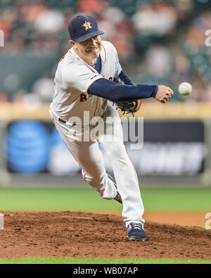 Houston, Texas, USA. Août 22, 2019. 22 août 2019 : Astros de Houston lanceur droitier Joe Smith (38) travaille à la plaque pendant le match de la Ligue Majeure de Baseball entre les Tigers de Detroit et les Astros de Houston au Minute Maid Park de Houston, Texas. Houston Detroit défait 6-3. Prentice C. James/CSM Crédit : Cal Sport Media/Alamy Live News Banque D'Images