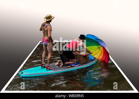 Fun style polaroid photo de gay homosexuels lors de fierté sur red High heels debout palling (SUB) sur le calnal avec background et ra Banque D'Images