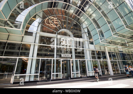 Entrée au 500 West madison ogilvie transportation center et accenture Tower Chicago Illinois Etats-Unis d'Amérique Banque D'Images