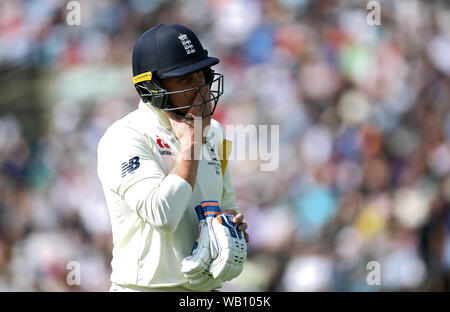 Jason Roy l'Angleterre réagit après avoir été rejeté au cours de la deuxième journée de la troisième cendres test match à Headingley, Leeds. Banque D'Images