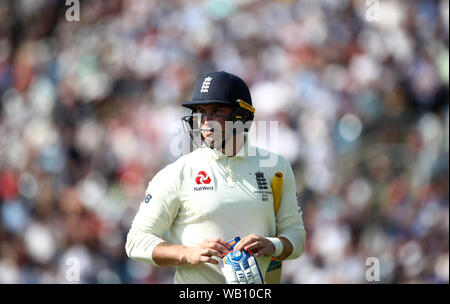 Jason Roy l'Angleterre réagit après avoir été rejeté au cours de la deuxième journée de la troisième cendres test match à Headingley, Leeds. Banque D'Images