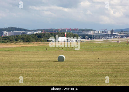 Emirates Airbus A380-800 beim Abflug vom Flughafen Zürich (ZRH). 15.08.2019 Banque D'Images