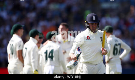 Jason Roy d'Angleterre (à droite) réagit après avoir été rejeté au cours de la deuxième journée de la troisième cendres test match à Headingley, Leeds. Banque D'Images